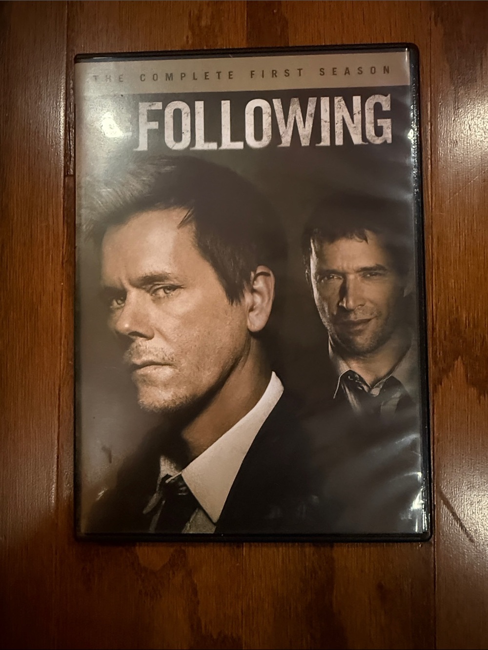 The Following Complete First Season DVD 4-Disc Set Kevin Bacon Crime Thriller